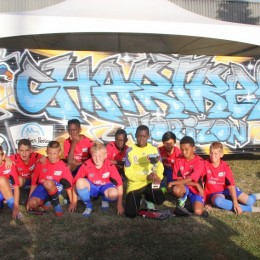 Les petits de Chartres Horizons face à notre Cellograff